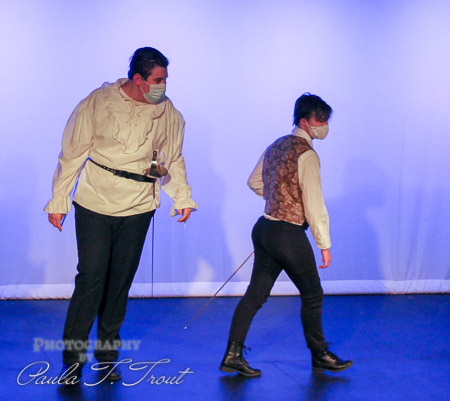 R&AiW-Act1-1-RomeoEnters-013