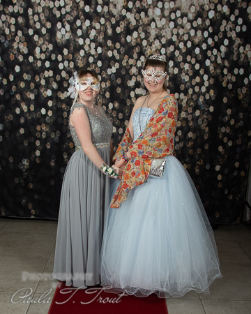 Prom23-Posed-0057